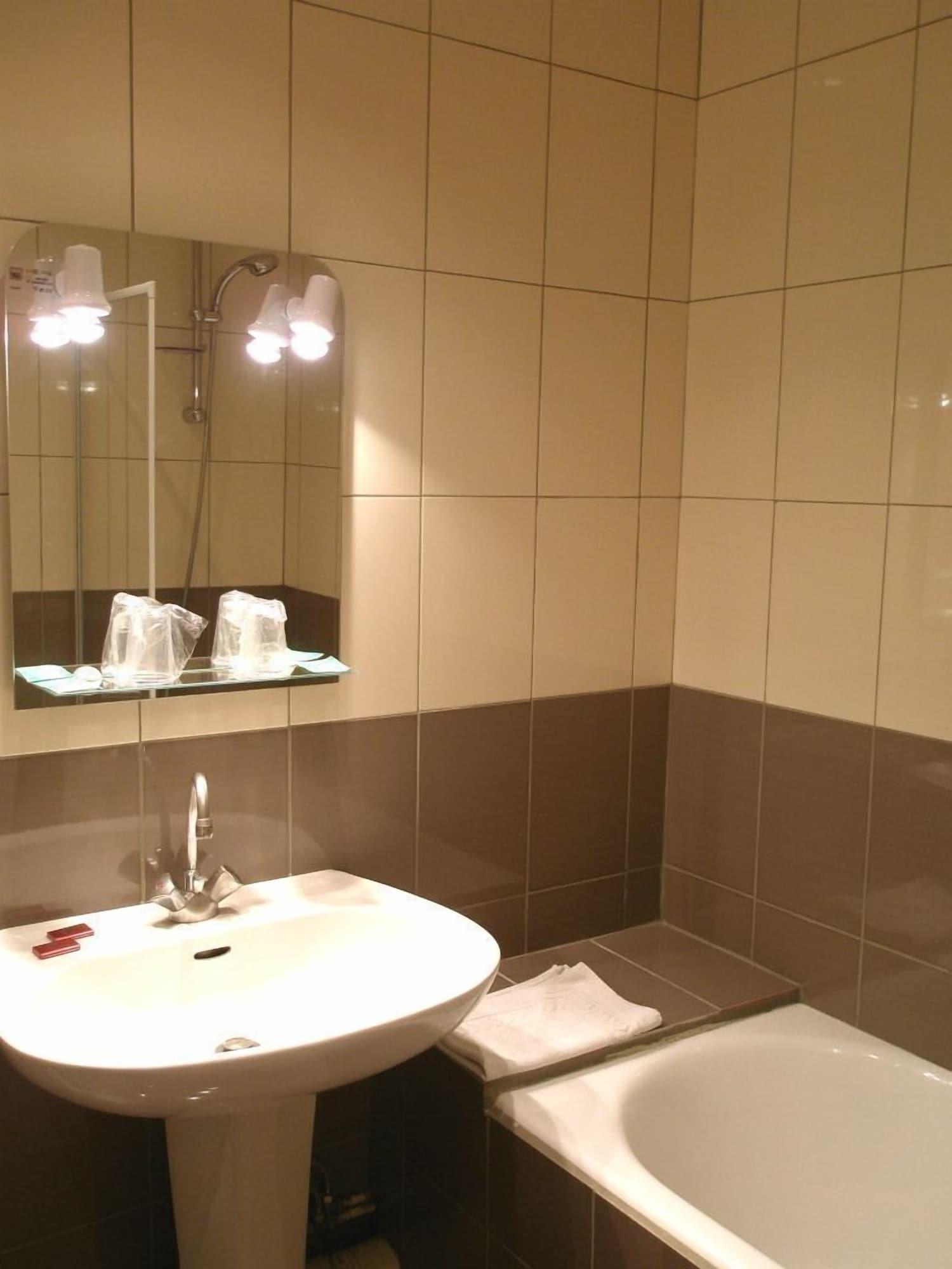 Hotel Portalet Hyères المظهر الخارجي الصورة
